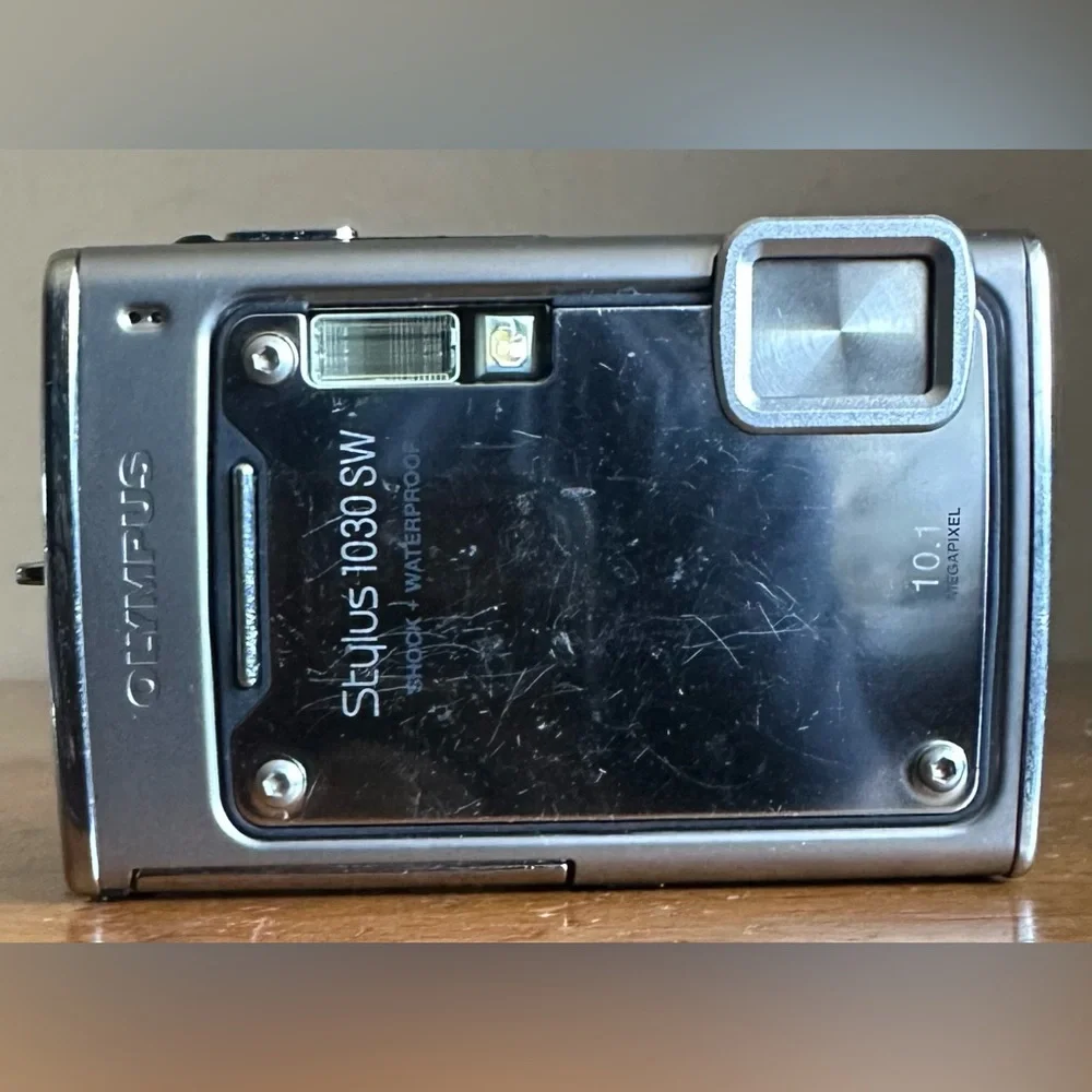 Olympus Stylus 1030SW 10.1MP Water/Shockproof AF Wide Zoom Lens Digital Camera
